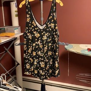 Black floral V-Neck Tank Top